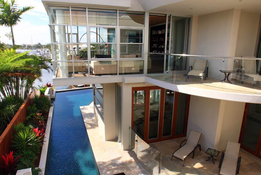 feature_21_gallery_four_colour