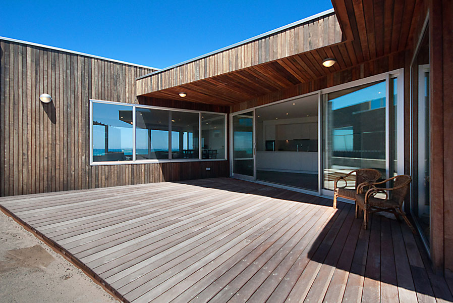 feature_57_gallery_three_colour